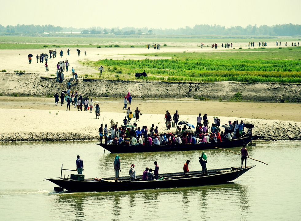 চিকিৎসাহীন জীবন : নদীর ওপারে অসুখ, এপারে হাসপাতাল